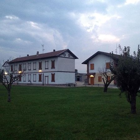 Bed And Breakfast Azienda Agricola Cascina Salazzara Magenta Exterior foto